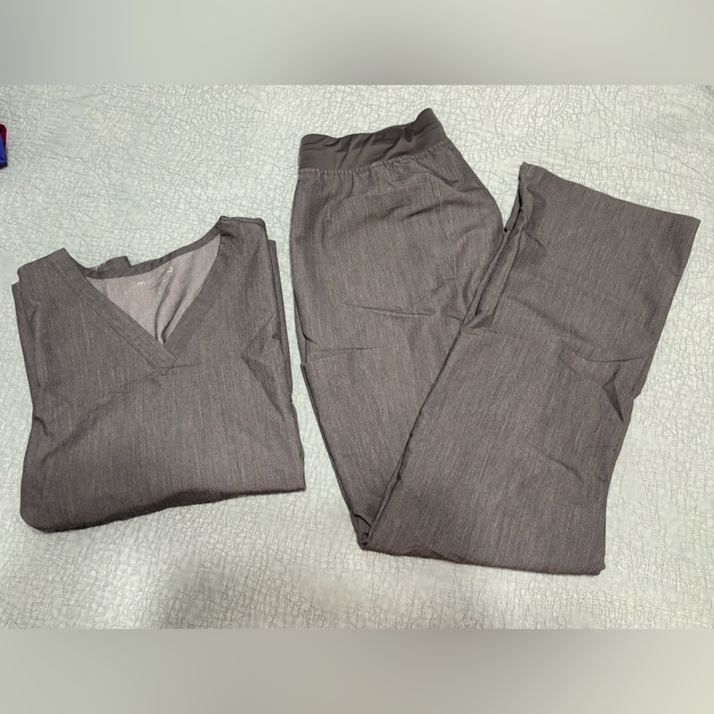 Women’s Mandala Heather Gray Scrub Set